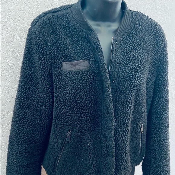 Levi’s Ex-Boyfriend ECOVERO Sherpa Trucker Jacket - Small - Picture 2 of 4